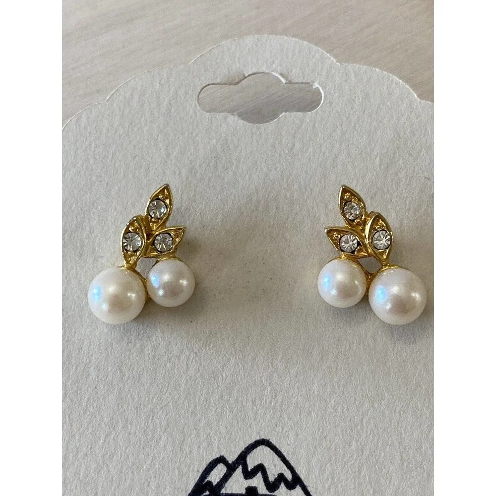 Vintage Stud Pierced Earrings Gold tone Floral 2 Pearl And Rhinestones Design - Picture 2 of 5